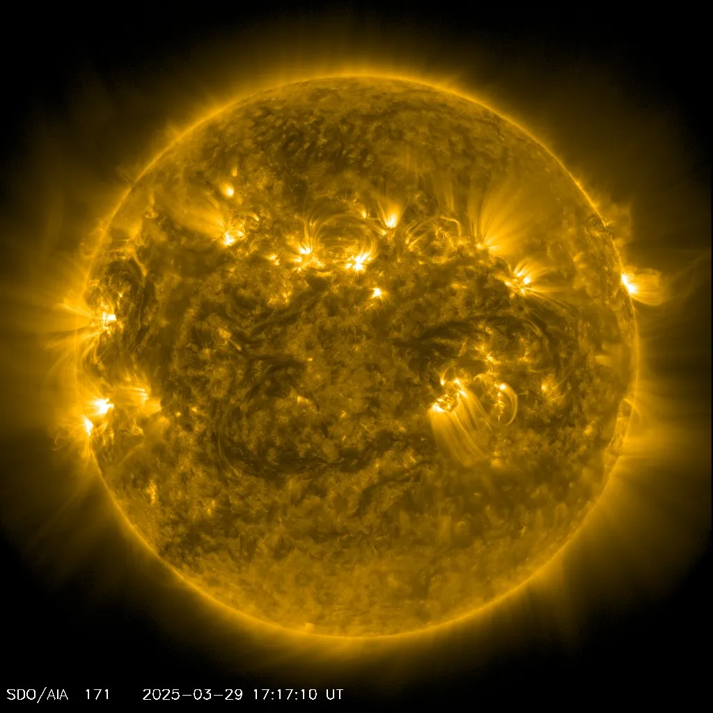 Helle Sonne mit Sonnenaktivität